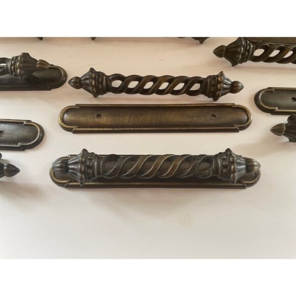 Vintage Burnished Brass Drawer Pulls w/ Twist Design – Set of 8 - Picture 9 of 9